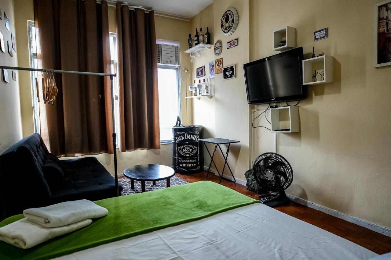 Apartamento Simples Na Quadra Da Praia De Copacabana Apartment